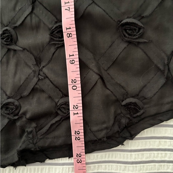 💕 🆕 NWT Gracia Black Ruffle Neck Blouse - Picture 12 of 14